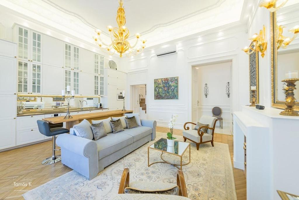 דירות בודפשט Bpr The Golden Astoria With Balcony And A/C מראה חיצוני תמונה