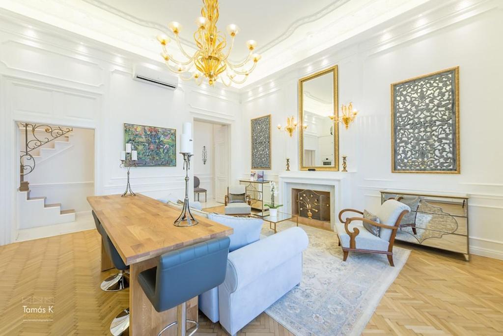 דירות בודפשט Bpr The Golden Astoria With Balcony And A/C מראה חיצוני תמונה