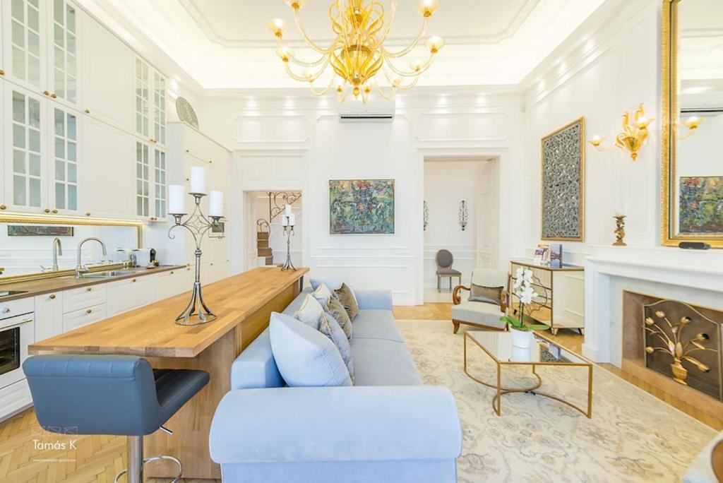 דירות בודפשט Bpr The Golden Astoria With Balcony And A/C מראה חיצוני תמונה